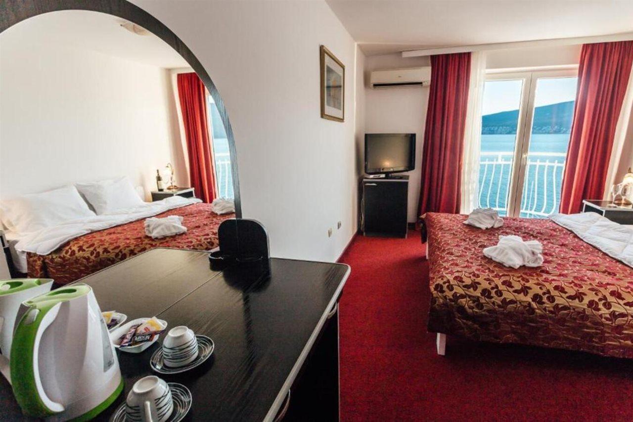 Hotel Azzurro Χέρτσεγκ Νόβι Εξωτερικό φωτογραφία
