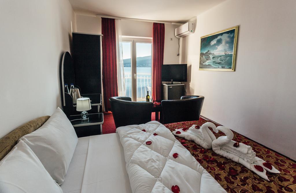 Hotel Azzurro Χέρτσεγκ Νόβι Εξωτερικό φωτογραφία