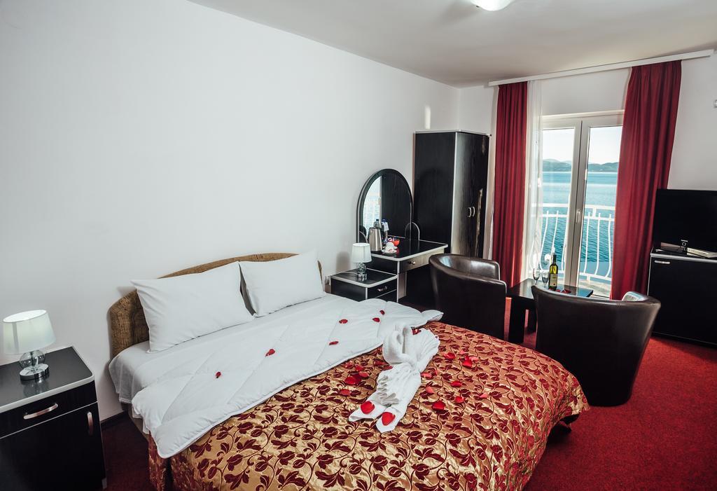 Hotel Azzurro Χέρτσεγκ Νόβι Εξωτερικό φωτογραφία
